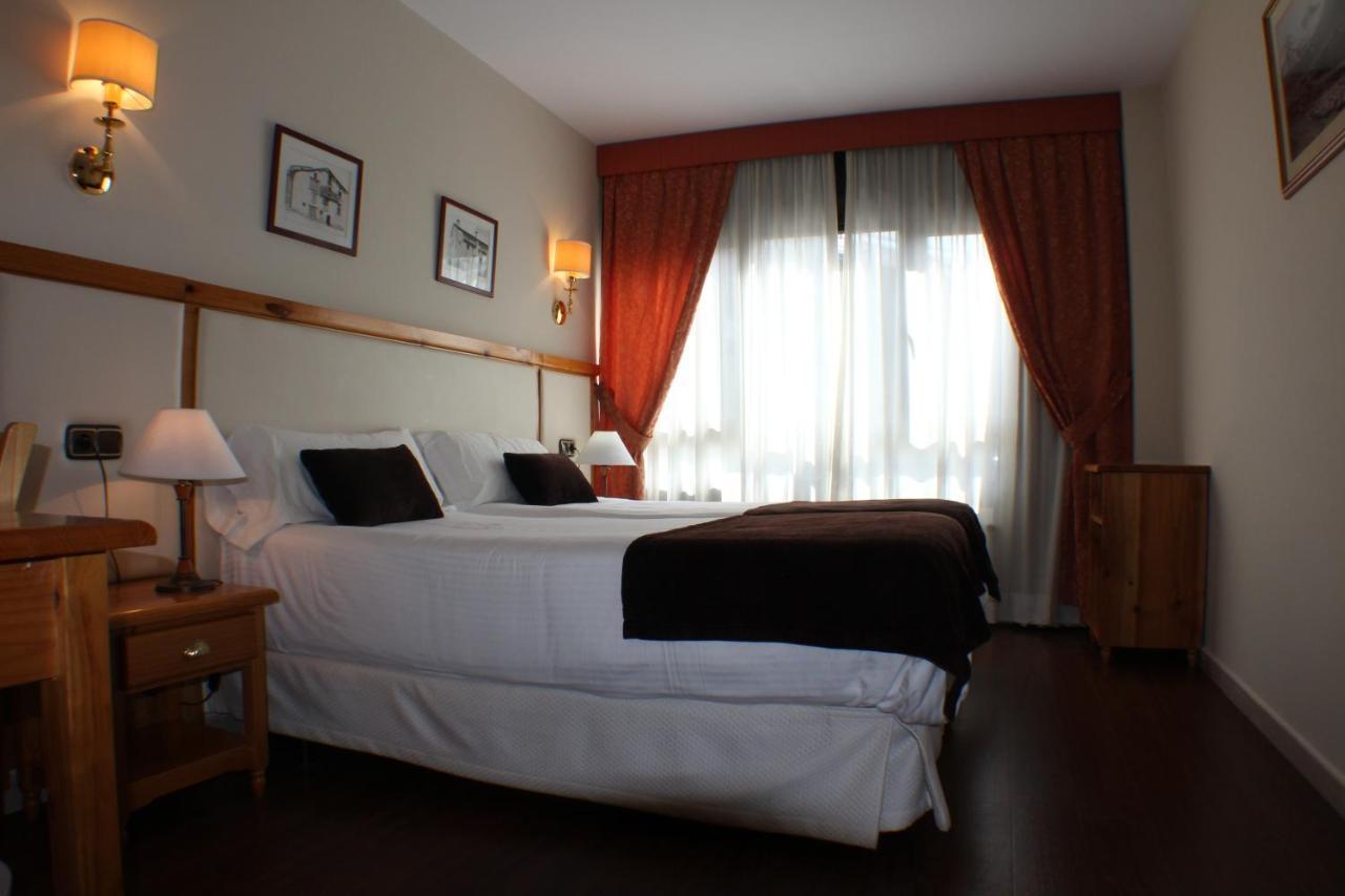 פאס דה לה קאסה Hotel Meta מראה חיצוני תמונה